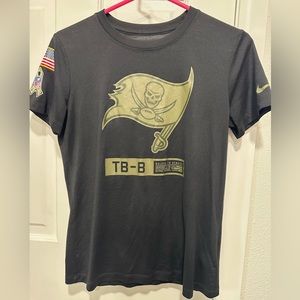 4/$25 Nike NFL Buccaneers Military edt. womens dri-fit tshirt in black sz small